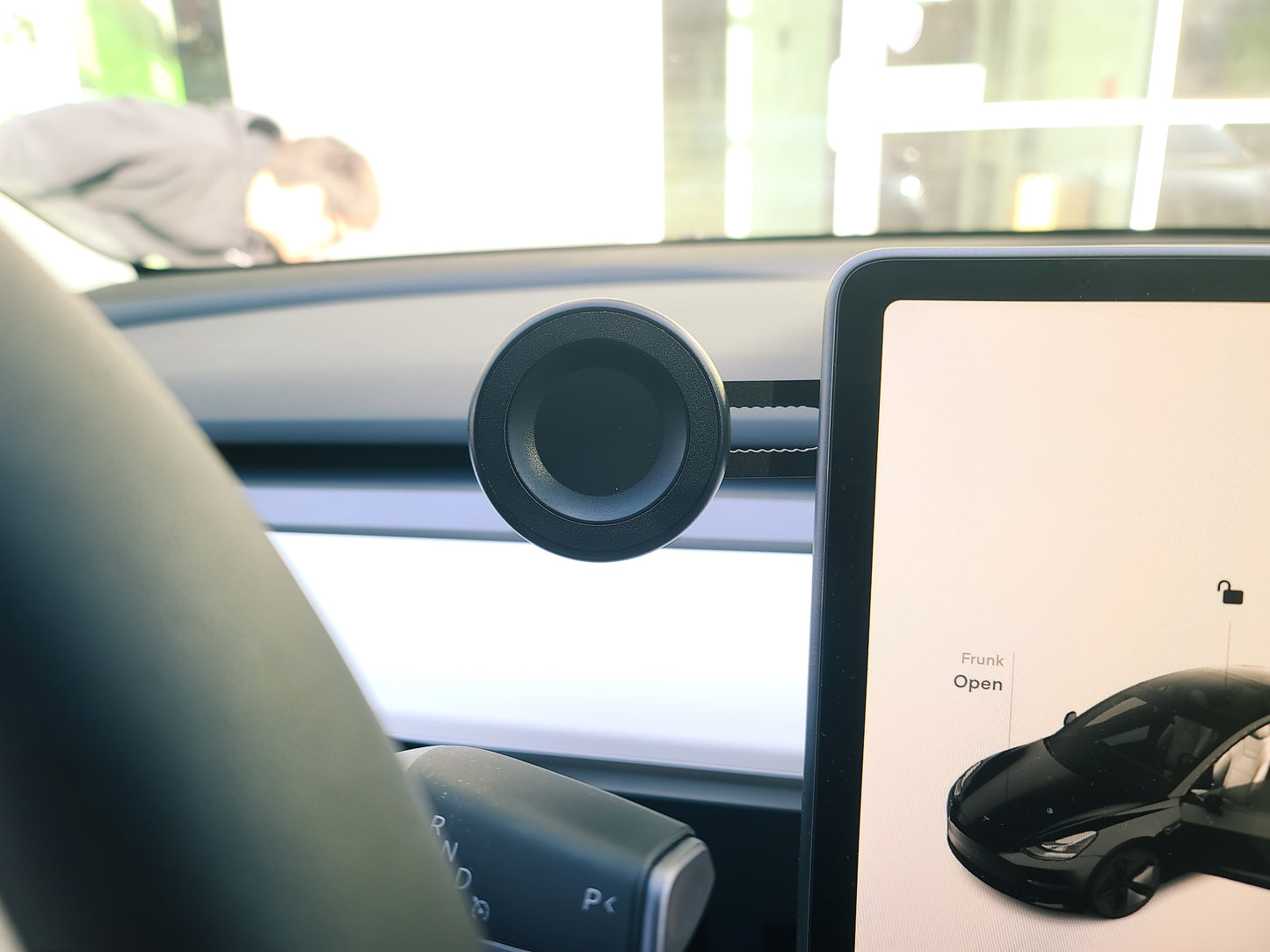 Model S/3/X/Y: Invisible Foldaway Magnetic Phone Mount