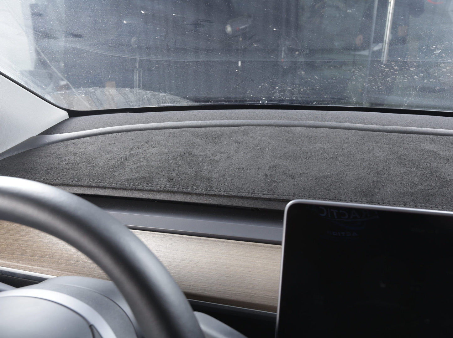 Model 3/Y: Dashboard Anti-glare Suede Cover