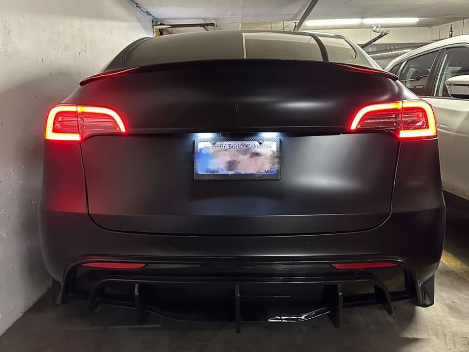 Model Y: Sports Rear Bumper Diffuser