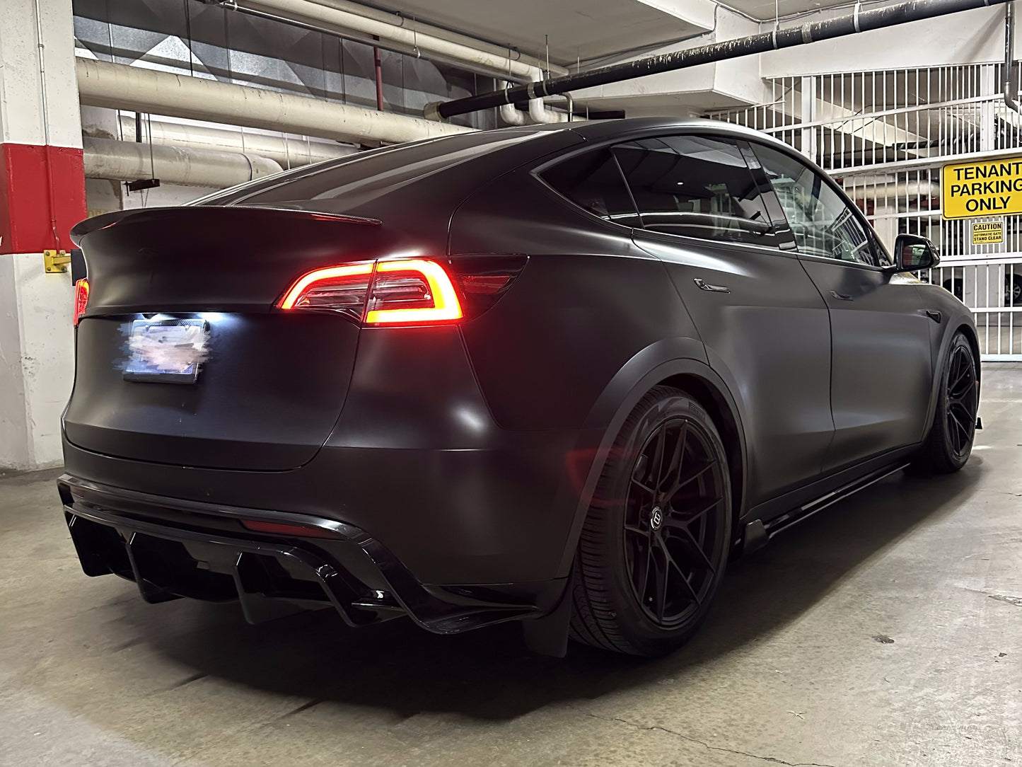 Model Y: Sports Rear Bumper Diffuser