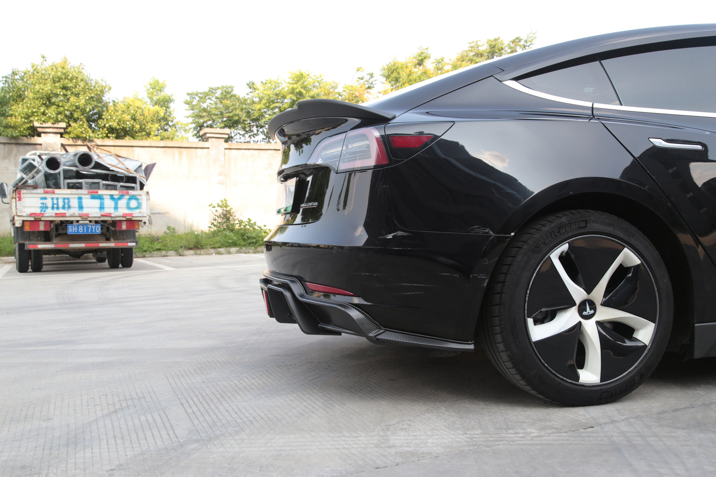 Model 3: Sports Rear Bumper Diffuser and Splitters with Brake Lights (3 PCs)