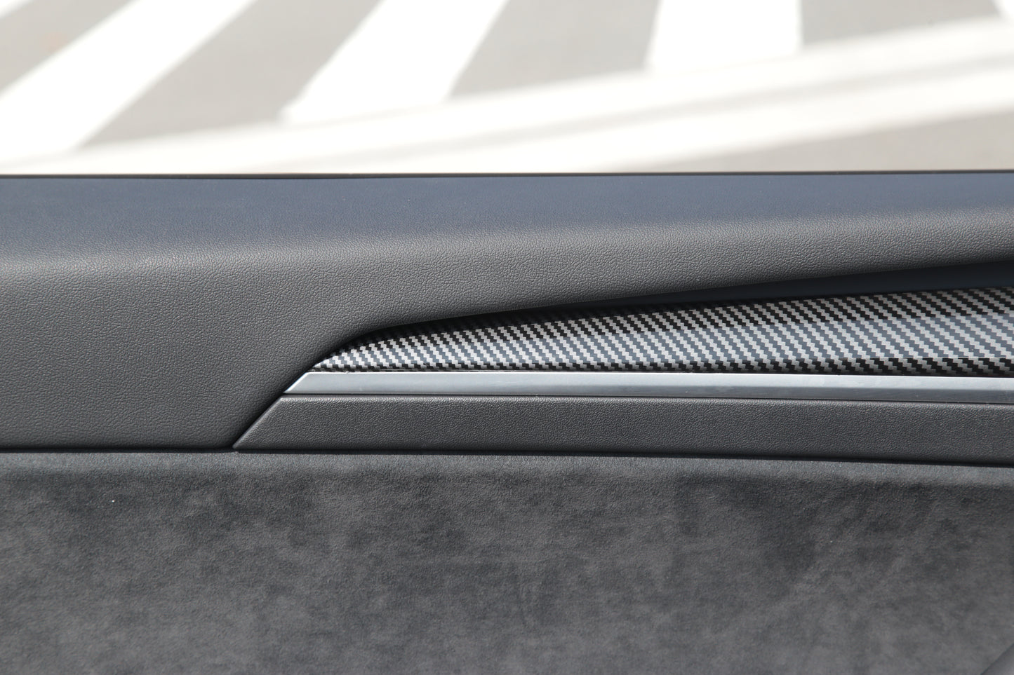 Model Y 2021: Carbon Fibre Interior Door Trim Cover (2 PCs)