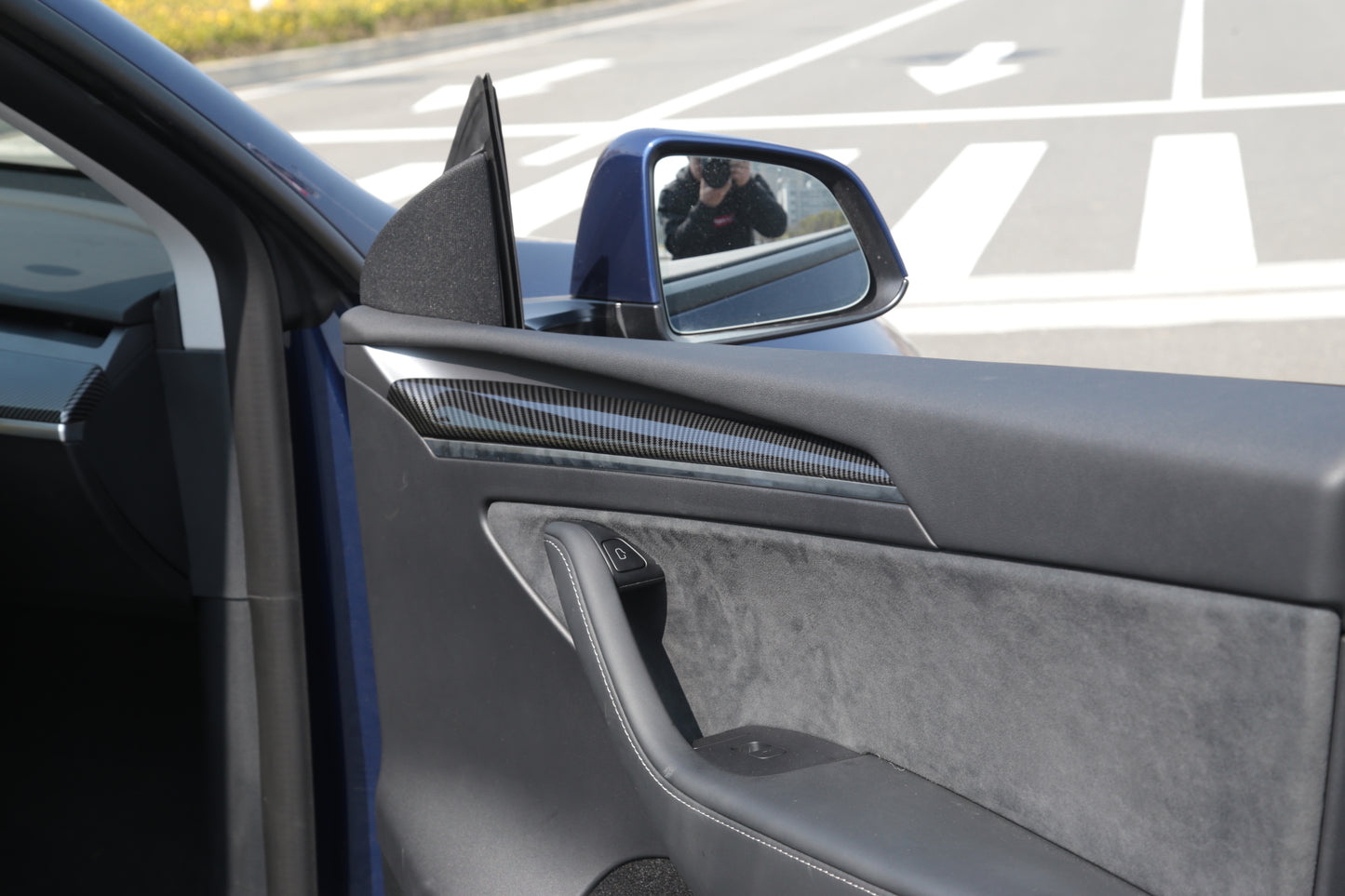 Model Y 2021: Carbon Fibre Interior Door Trim Cover (2 PCs)