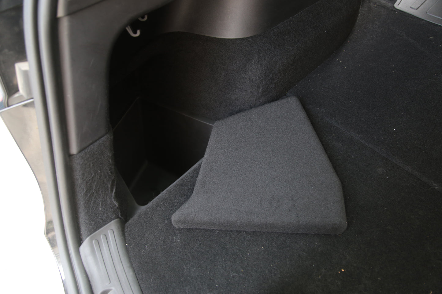 Model Y: Rear Trunk Side Storage Bins + Flocked Lids (4 PCs)