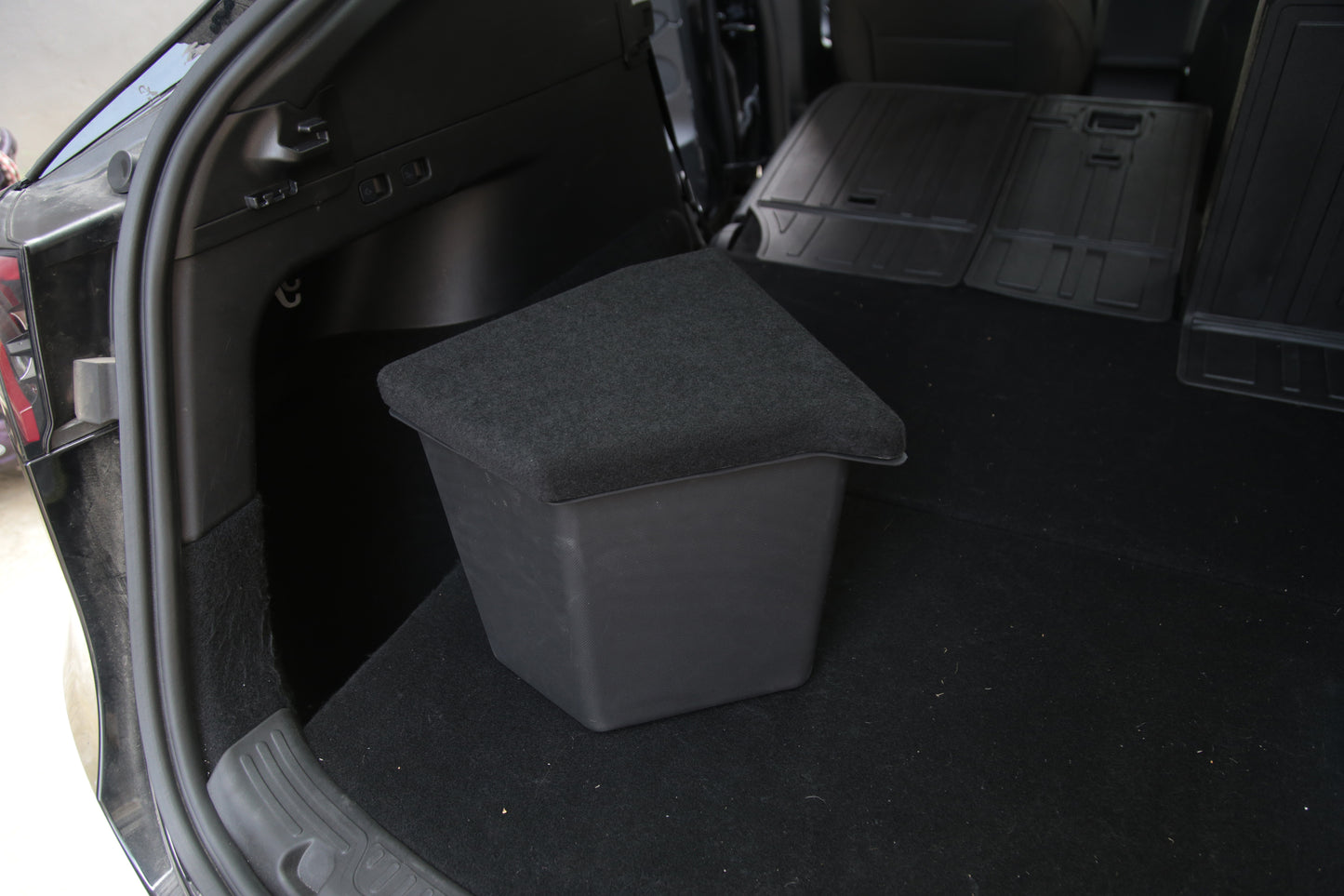 Model Y: Rear Trunk Side Storage Bins + Flocked Lids (4 PCs)