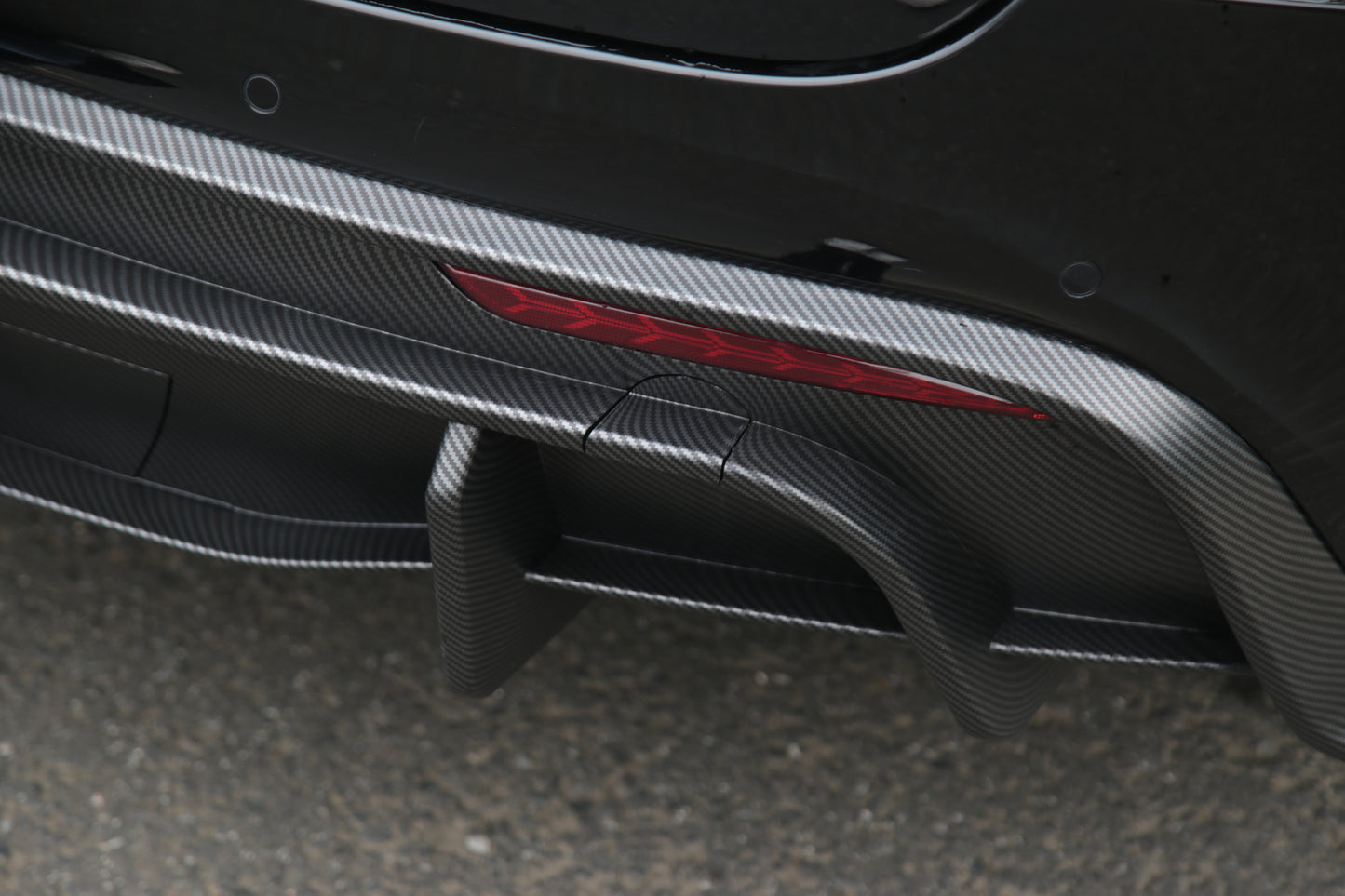 Model Y: Sports Rear Bumper Diffuser