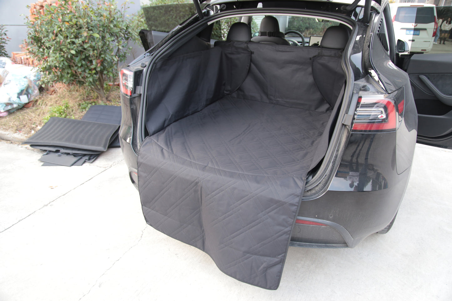 Model Y: Pet Trunk Covers