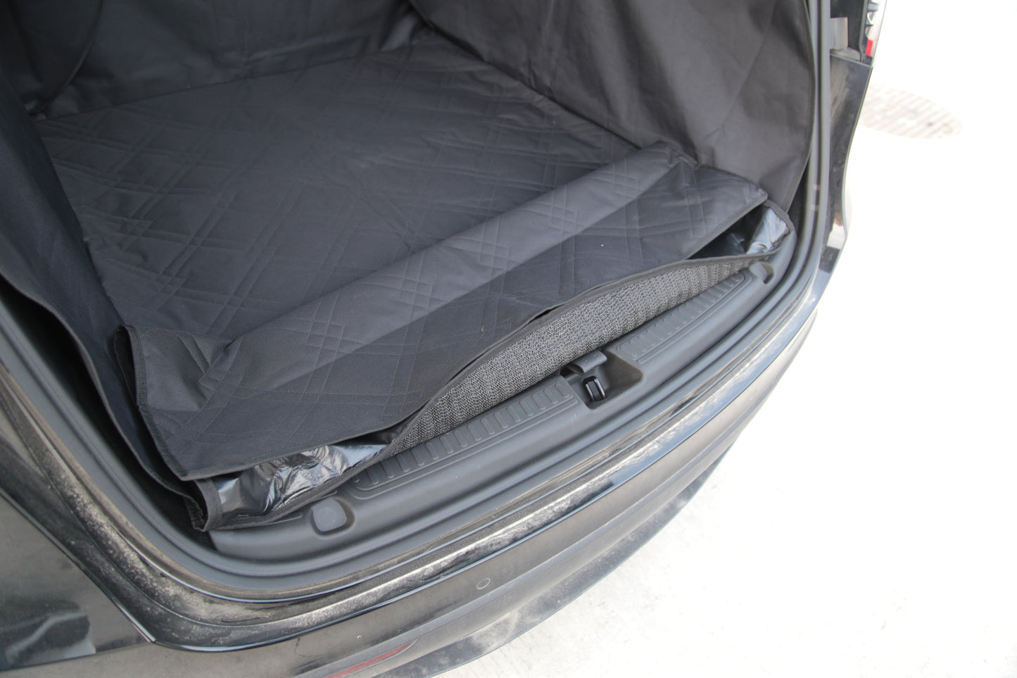 Model Y: Pet Trunk Covers