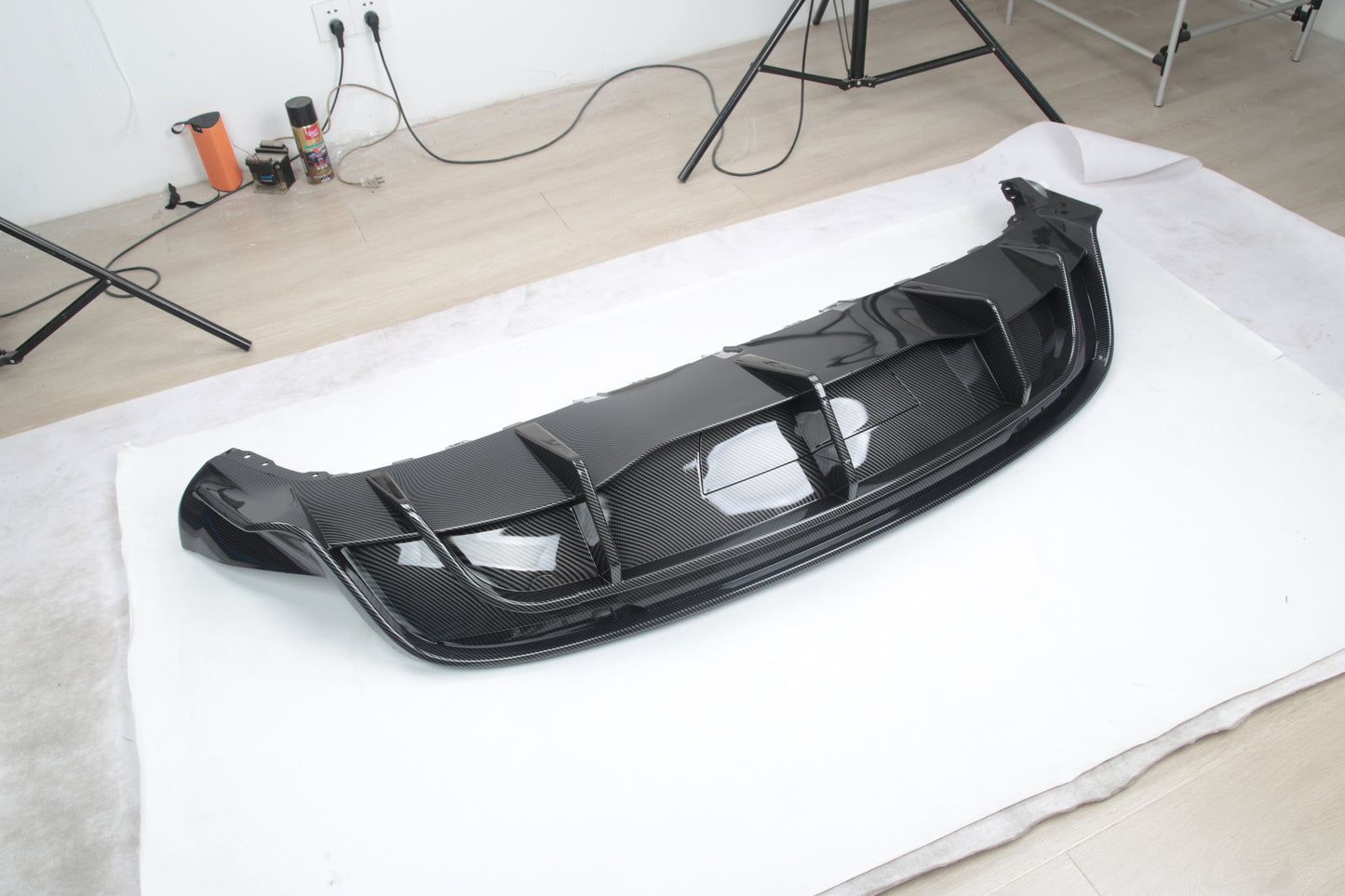 Model Y: Sports Rear Bumper Diffuser