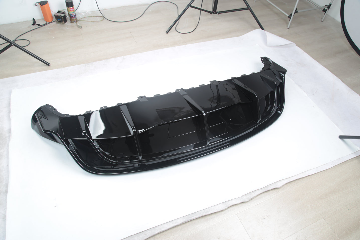 Model Y: Sports Rear Bumper Diffuser