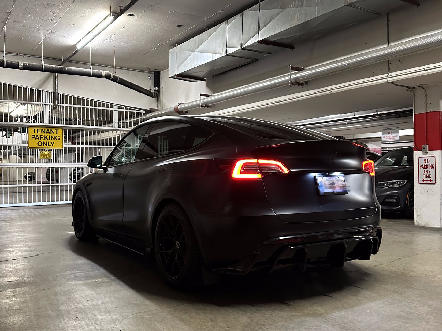 Model Y: Sports Rear Bumper Diffuser