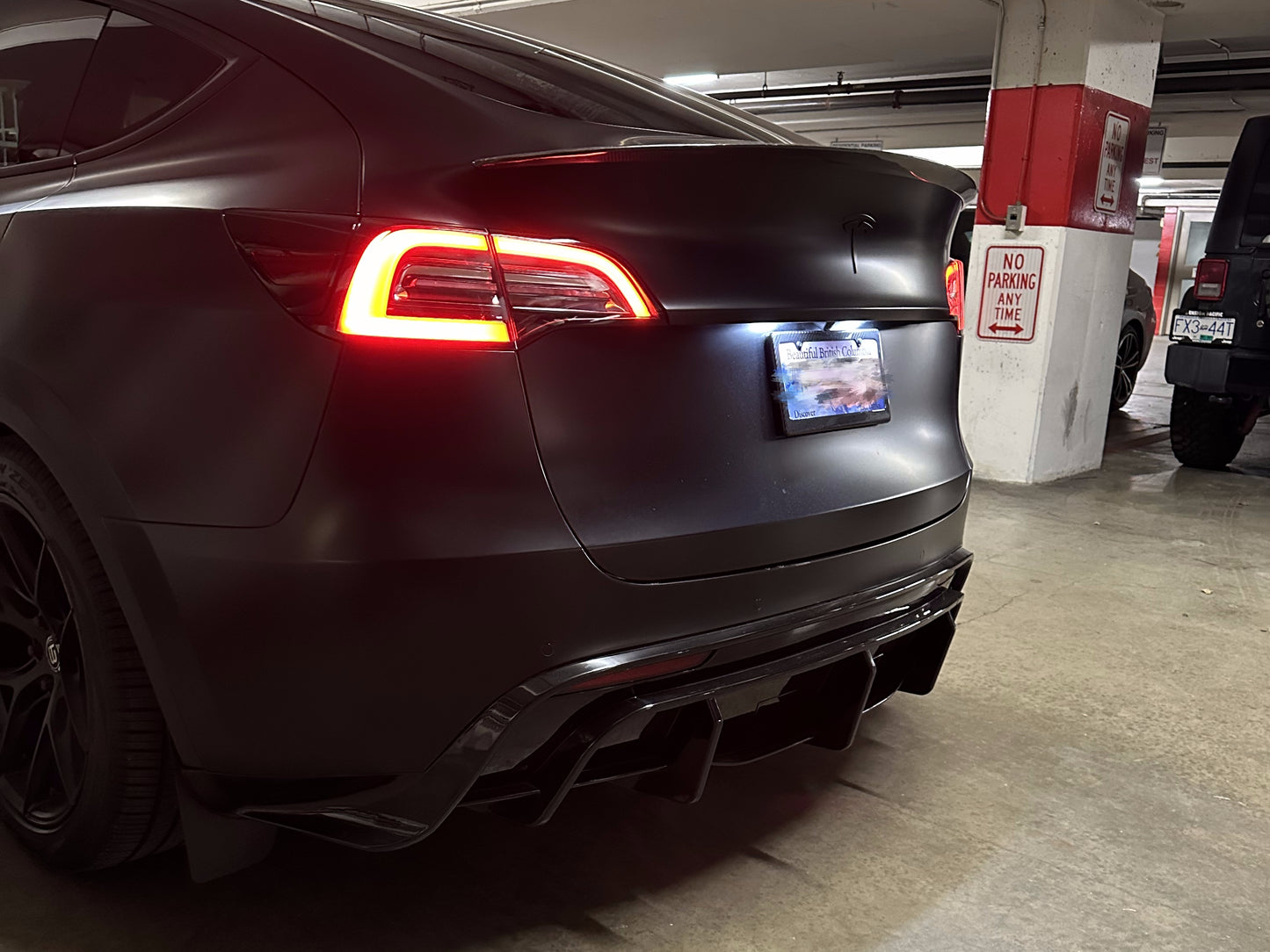 Model Y: Sports Rear Bumper Diffuser